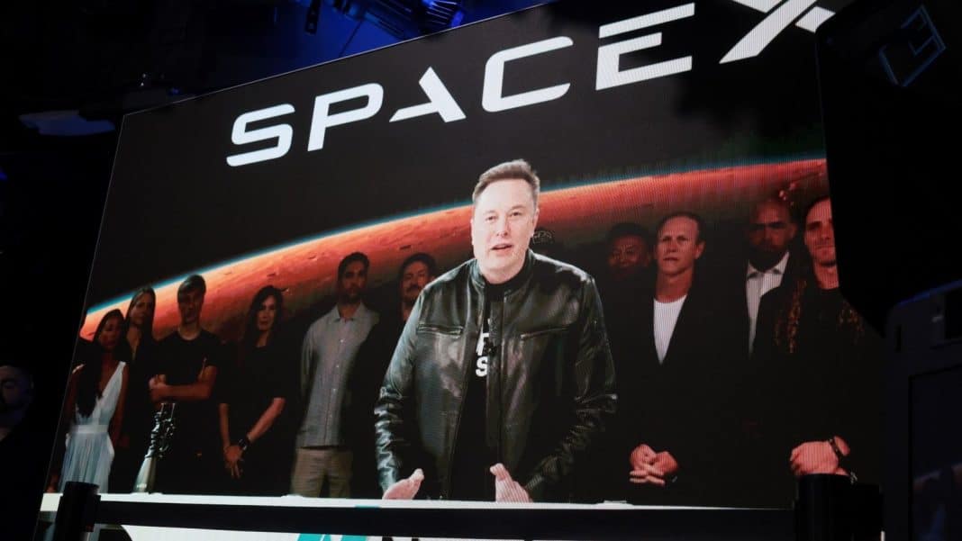 O 'castelo de cartas' orbital de Musk com 1 milhão de satélites pode desmoronar sobre nós