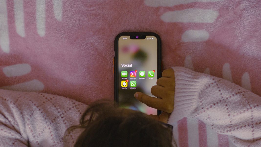 Reino Unido planeja 'toque de recolher digital' para tirar jovens Reino Unido planeja 'toque de recolher digital' para tirar jovens das redes sociais durante a madrugada
