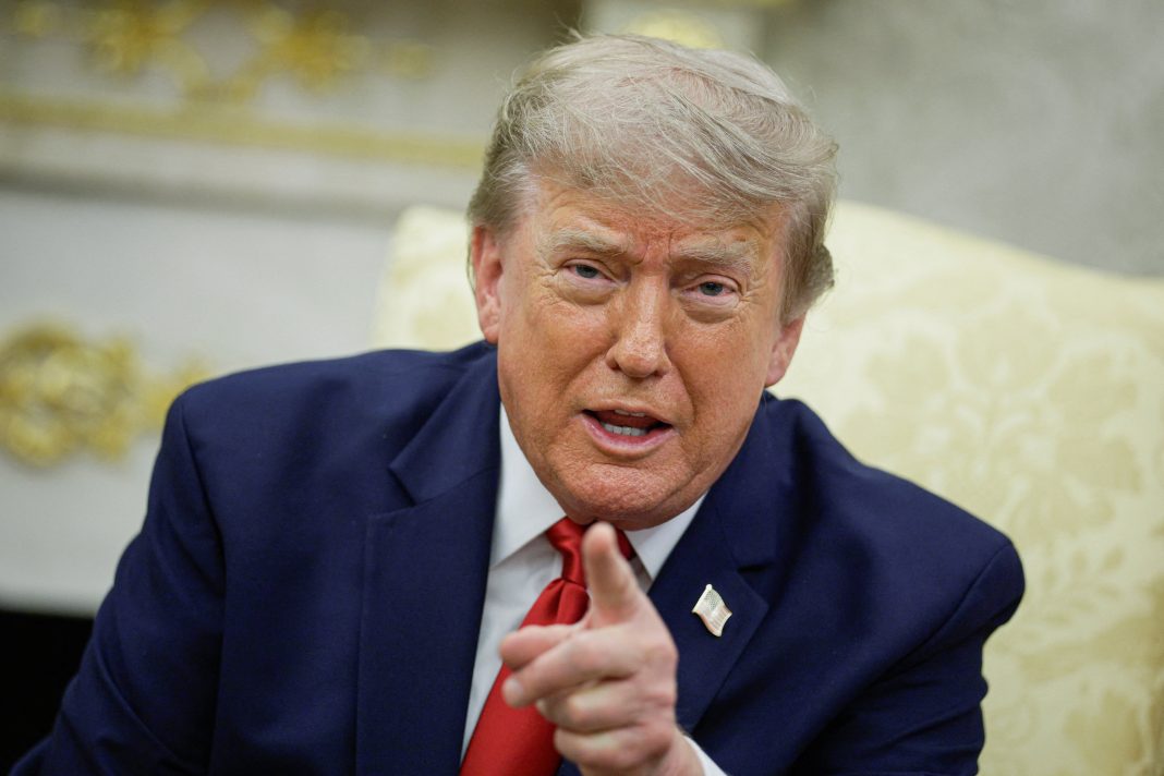 Trump critica suspensão de data centers em Nova York Trump critica suspensão de data centers em Nova York