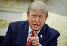 Trump critica suspensão de data centers em Nova York Trump critica suspensão de data centers em Nova York