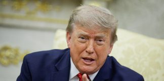 Trump critica suspensão de data centers em Nova York Trump critica suspensão de data centers em Nova York
