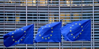 UE anuncia € 10 bilhões para financiar sete gigafábricas de IA e reduzir distância de EUA e China na tecnologia UE anuncia € 10 bilhões para financiar sete gigafábricas de IA e reduzir distância de EUA e China na tecnologia