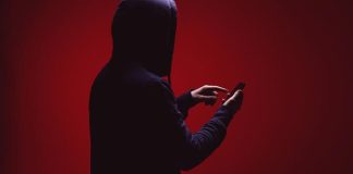 UE permite que plataformas escaneiem conversas para combater abuso sexual União Europeia permitirá que plataformas possam escanear conversas em tentativa de combater crimes sexuais