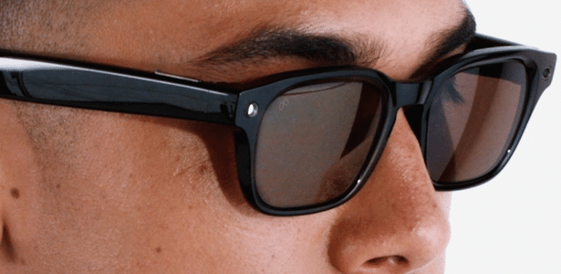 Alemanha discute proibição de óculos da Meta após gravações ilegais Homem usando Meta Glass