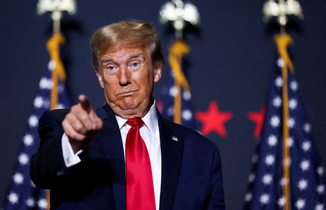 Aliados de Trump e democratas criticam resposta da Casa Branca Aliados de Trump e democratas criticam resposta da Casa Branca após ataques de IA
