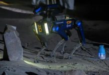 China planeja enviar cães-robôs para uma base na Lua em 2035 Ideia de colocar cães robôs na Lua não é nova: a imagem mostra um cão robô na instalação de simulação lunar Luna, na Alemanha