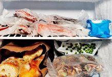 Como tirar gelo do congelador sem danificar freezer Usar objetos de metal pode danificar funcionamento do freezer para sempre