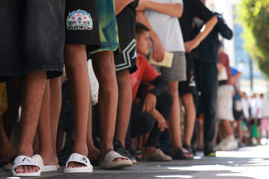 Instagram impulsiona rede de golpes que promete ajudar migrantes a Instagram impulsiona rede de golpes que promete ajudar migrantes a chegar à Ceuta por até R$ 2,8 mil