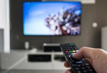 Manter pressionado o número 0 no controle da TV: para que serve Imagem