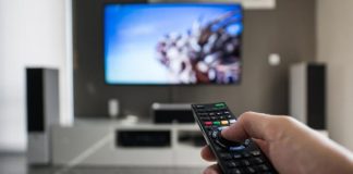 Manter pressionado o número 0 no controle da TV: para que serve Imagem