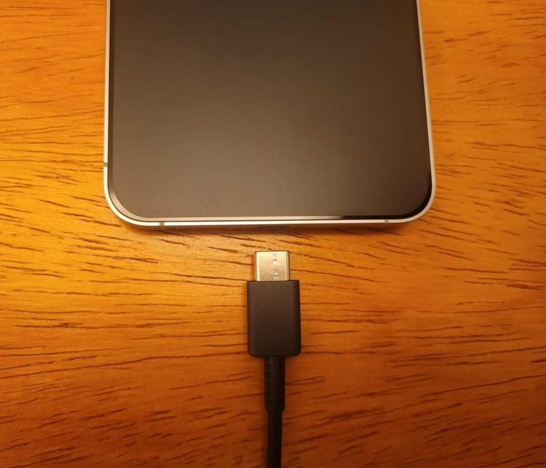 Seu celular não tem entrada para fone? Veja quais modelos Seu celular não tem entrada para fone? Veja quais modelos com fio funcionam