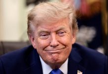 Trump anuncia nova tarifa para proteger indústria de chips e energia solar dos EUA Trump anuncia nova tarifa para proteger indústria de chips e energia solar dos EUA