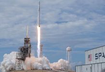 Trump assina memorando que visa aumentar lançamentos espaciais dos EUA SpaceX afirmou que pretende lançar uma constelação de 1 milhão de satélites que orbitarão a Terra e aproveitarão a energia solar para alimentar centros de dados de IA