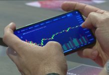 'Freio' na IA? Debate coloca gigantes da tecnologia no radar dos investidores; ações operam mistas 'Freio' na IA? Debate coloca gigantes da tecnologia no radar dos investidores; ações operam mistas