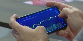 'Freio' na IA? Debate coloca gigantes da tecnologia no radar dos investidores; ações operam mistas 'Freio' na IA? Debate coloca gigantes da tecnologia no radar dos investidores; ações operam mistas