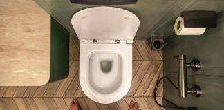 Como limpar louças sanitárias sem danificar o acabamento? Veja dicas Antes de aplicar qualquer substância, vale consultar as instruções fornecidas pelo fabricante