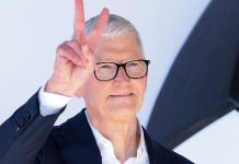O que Tim Cook deixa para a Apple após 15 anos no comando? 27.jul.2026 - Tim Cook vai deixar de ser CEO da Apple após 15 anos; em seu lugar, entrará John Ternus, que é vice-presidente de hardware da empresa