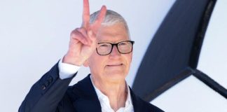 O que Tim Cook deixa para a Apple após 15 anos no comando? 27.jul.2026 - Tim Cook vai deixar de ser CEO da Apple após 15 anos; em seu lugar, entrará John Ternus, que é vice-presidente de hardware da empresa