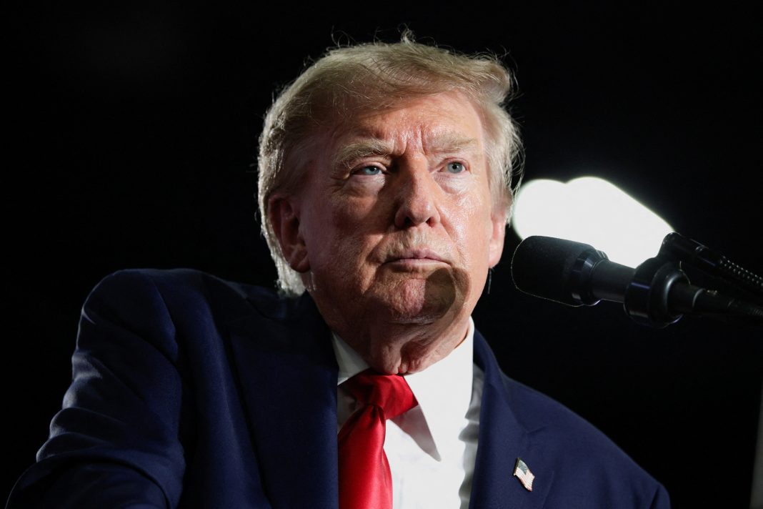 Trump diz que termo 'inteligência artificial' não é bom e Trump diz que termo 'inteligência artificial' não é bom e cria enquete para mudar nome da tecnologia