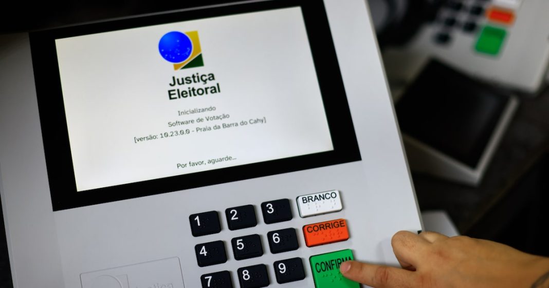 Fraude na apuração? Como um problema técnico aliado a infográficos enganosos alimentou rumores