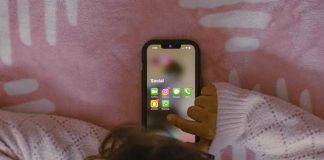 Grécia aprova proibição de redes sociais para menores de 15 anos Grécia aprova proibição de redes sociais para menores de 15 anos