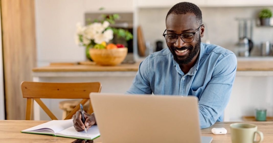 Home office: 41 vagas para trabalho remoto internacional [11/10]