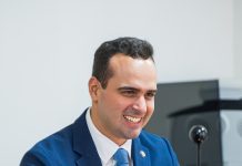 Lucas Ribeiro é reeleito governador da Paraíba no primeiro turno